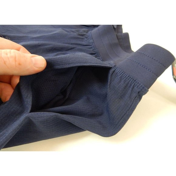 Under Armour Shorts Under Armour Mens Ua Vented Coachs Shorts Small